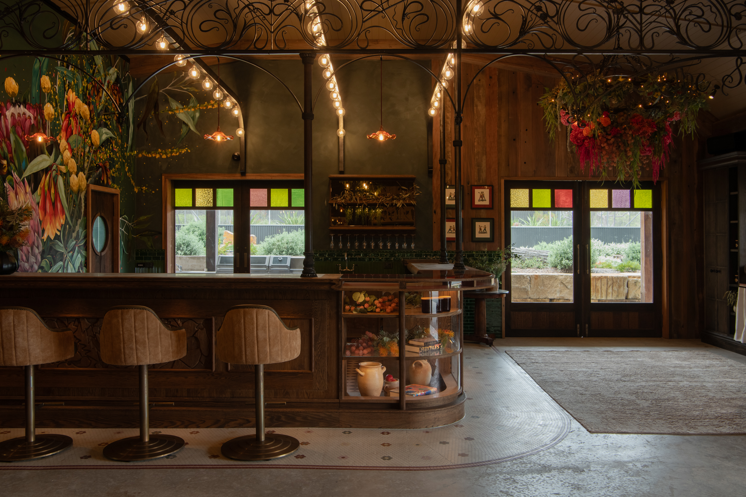 EIGHT COMMUNICATIONS APPOINTED AS AGENCY OF RECORD  FOR SADDLES MOUNT WHITE